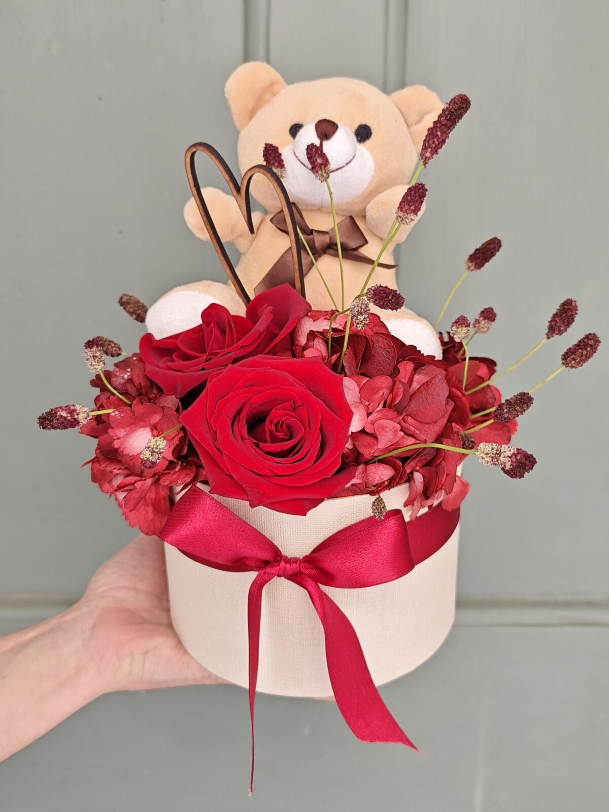 Pequeño abrazo en rojo